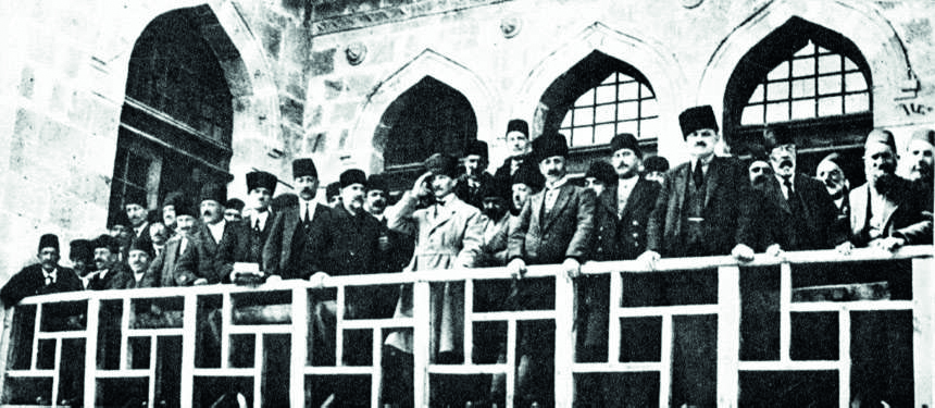 Atatürk Kitaplığı: TEK ADAM 3 (2)